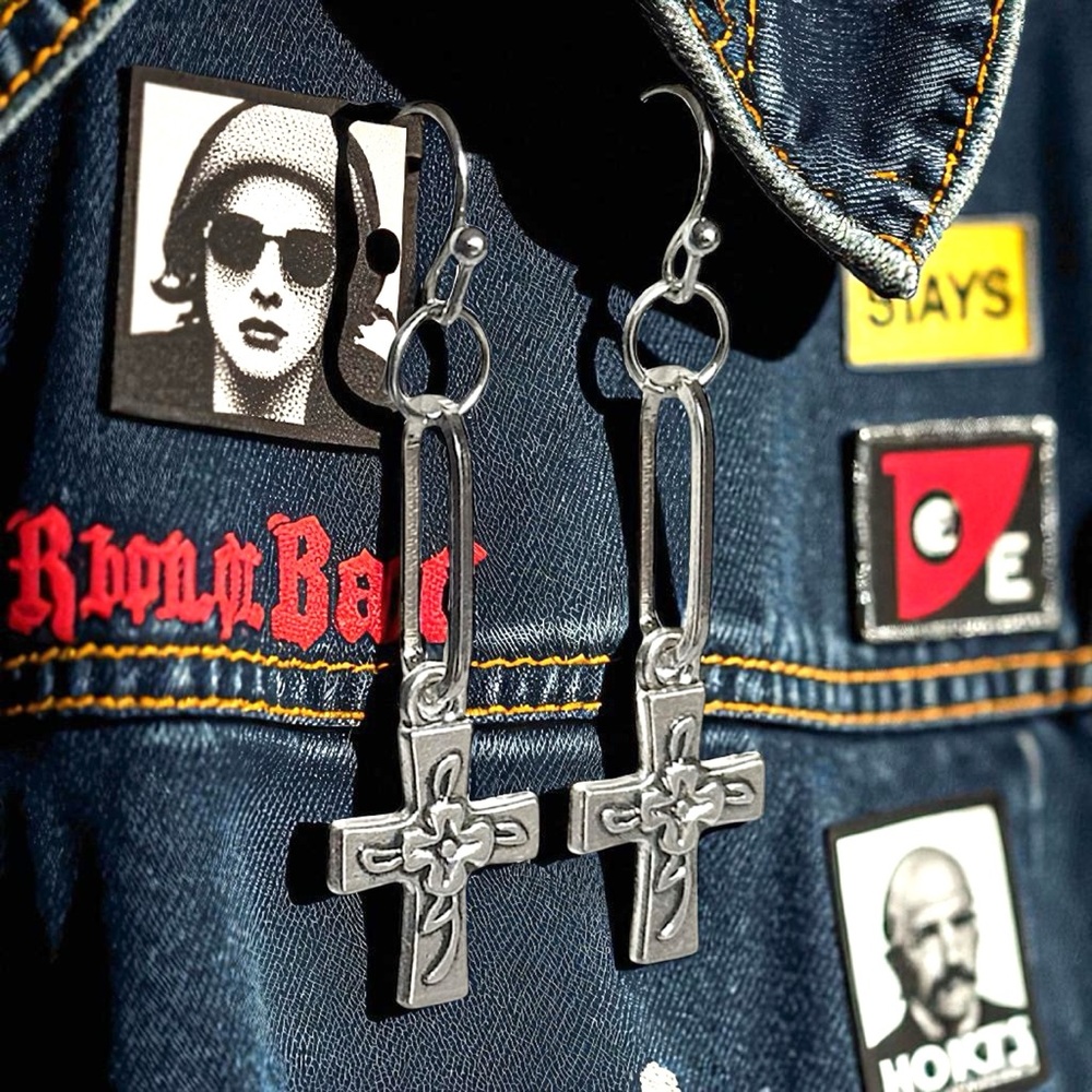 5 For $25💫Alternative Silver Cross Rose Paperclip Dangles